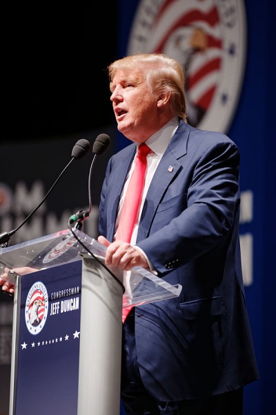 Donald-Trump-Sr.-at-Citizens-United-Freedom-Summit-in-Greenville-South-Carolina-May-2015-by-Michael-Vadon-05