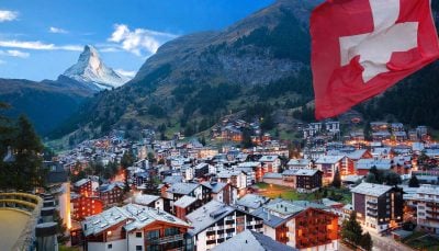 Gleitet die Schweiz in die Diktatur? Sozialer Zwang und Privilegien für diejenigen, die den Covid-Impfstoff akzeptieren