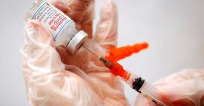 Strokes Are skyrocketing in Young People Moderna-vaccine-400x208